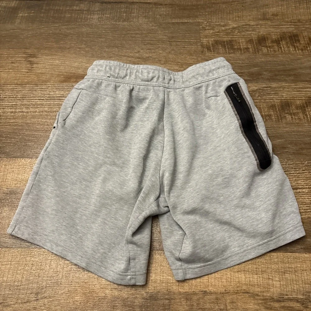 Nike Shorts Youth Large Gray Tech Fleece Athletic Basketball Baseball DA0826-063